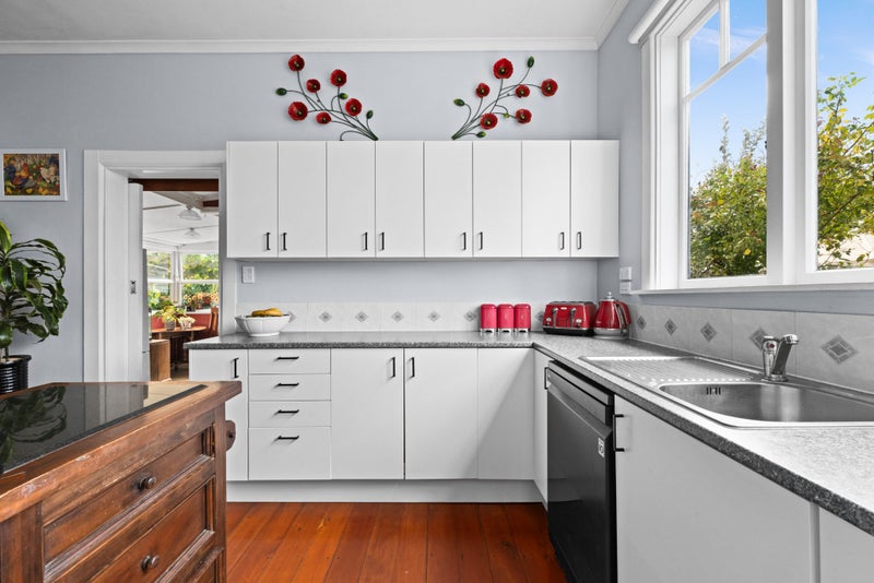 83 Vigor Brown Street, Napier South, Napier - Carousel 2