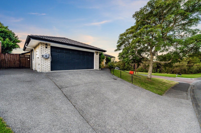17 Ruze Vida Drive, Massey, Auckland - Carousel 2