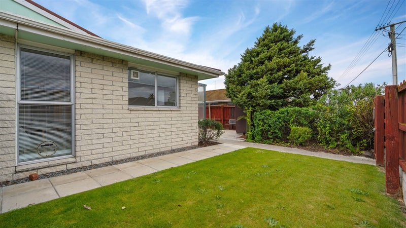 1/33 Fairfield Avenue, Addington, Christchurch - Carousel 2