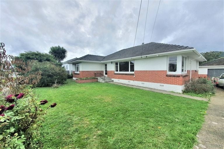 63 Kowhai Avenue, Ebdentown, Upper Hutt - Carousel 1