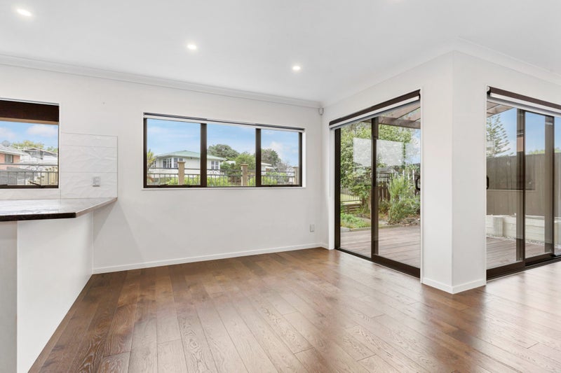 166 Ennis Avenue, Pakuranga Heights, Auckland - Carousel 2