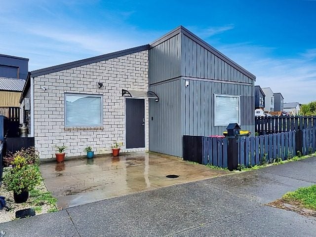 75 Matakohe Road, Westgate, Auckland - Carousel 2