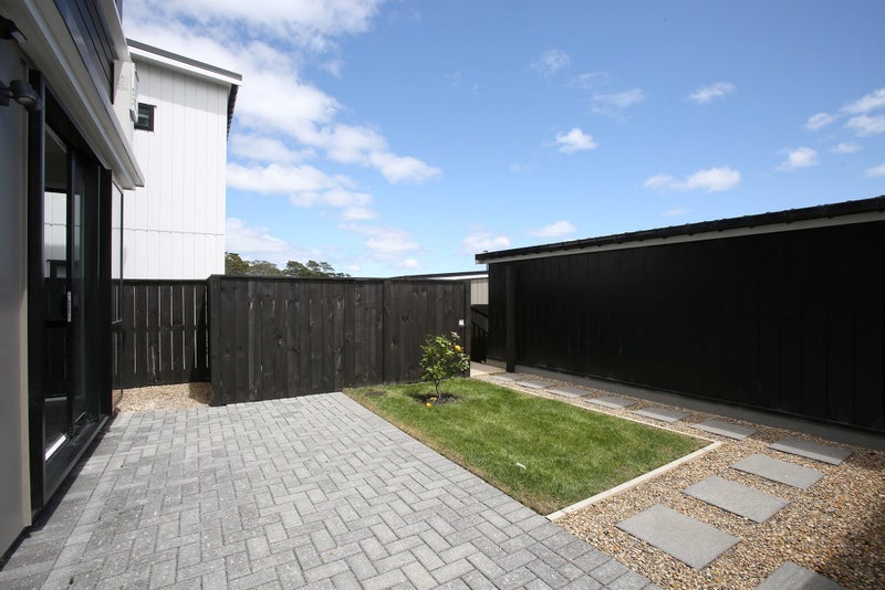 10 Pukewhero Rise, Westgate, Auckland - Carousel 13