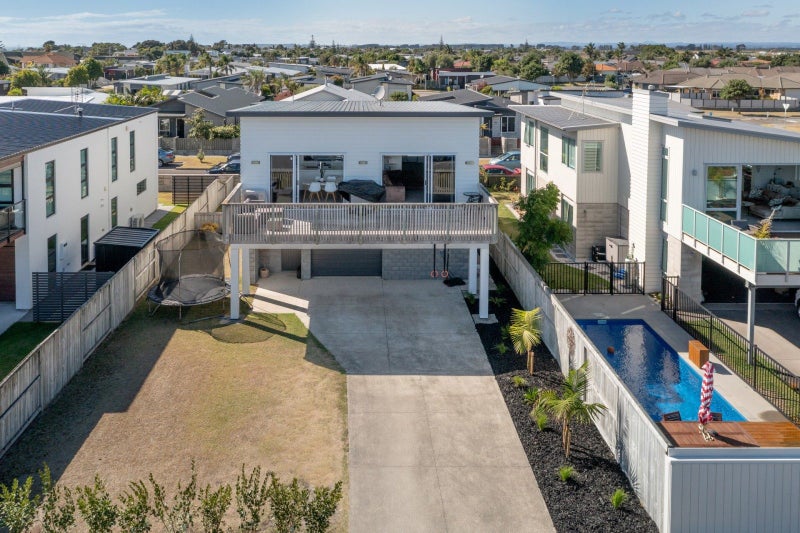 7 Spinifex Street, Papamoa Beach, Papamoa - Carousel 1