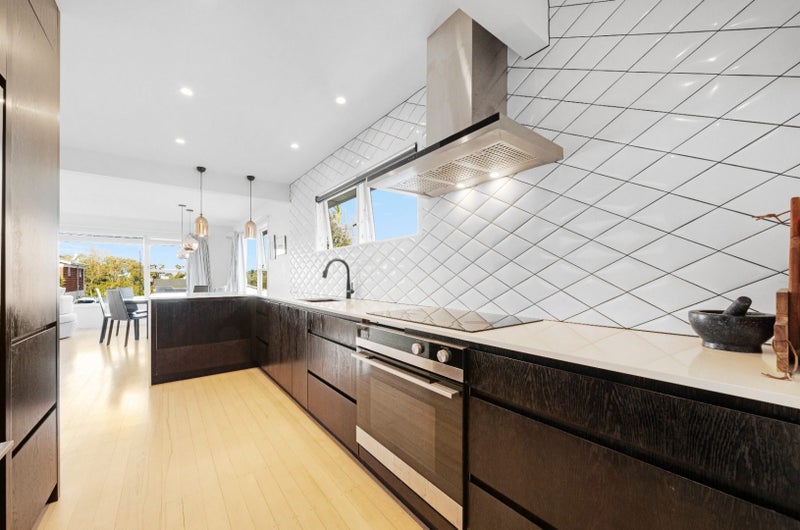 11 Kempthorne Crescent, Mission Bay, Auckland - Carousel 2