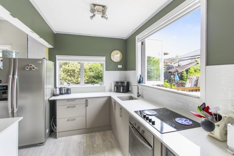 2/124A Alfriston Road, Manurewa, Auckland - Carousel 2