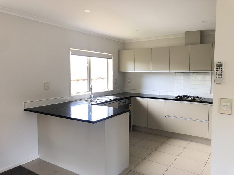 146A Wellington Street, Howick, Auckland - Carousel 2