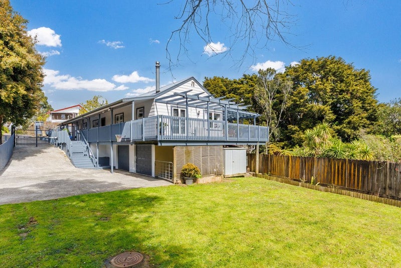 12 Palmetto Place, Goodwood Heights, Auckland - Carousel 2