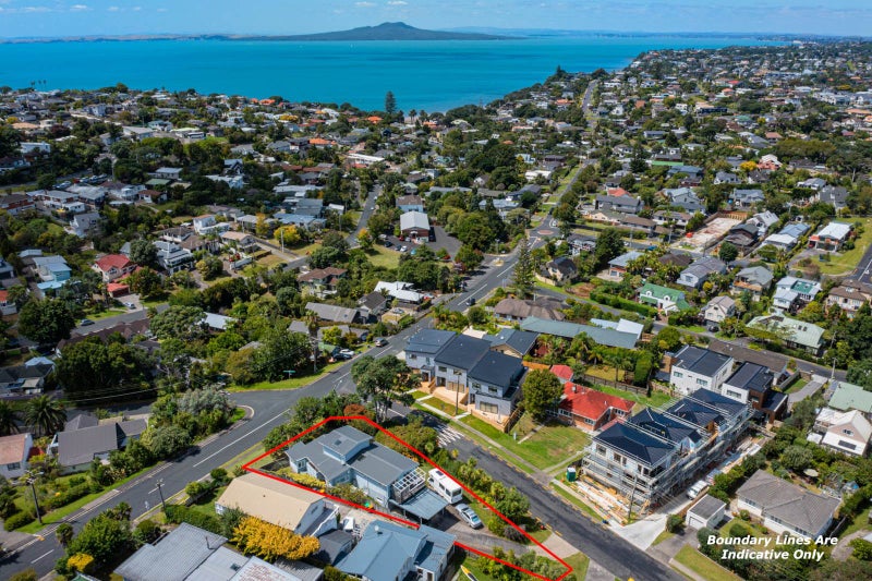 52 Lyons Avenue, Murrays Bay, Auckland - Carousel 2