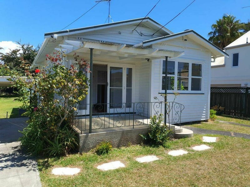 16 Bangor Street, Point Chevalier, Auckland - Carousel 1