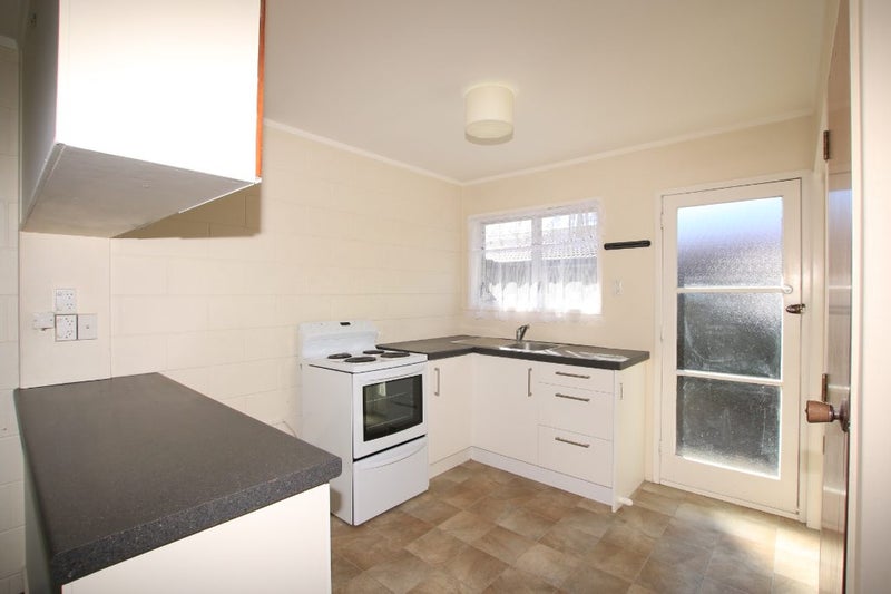 3/13 Seabrook Avenue, New Lynn, Auckland - Carousel 2