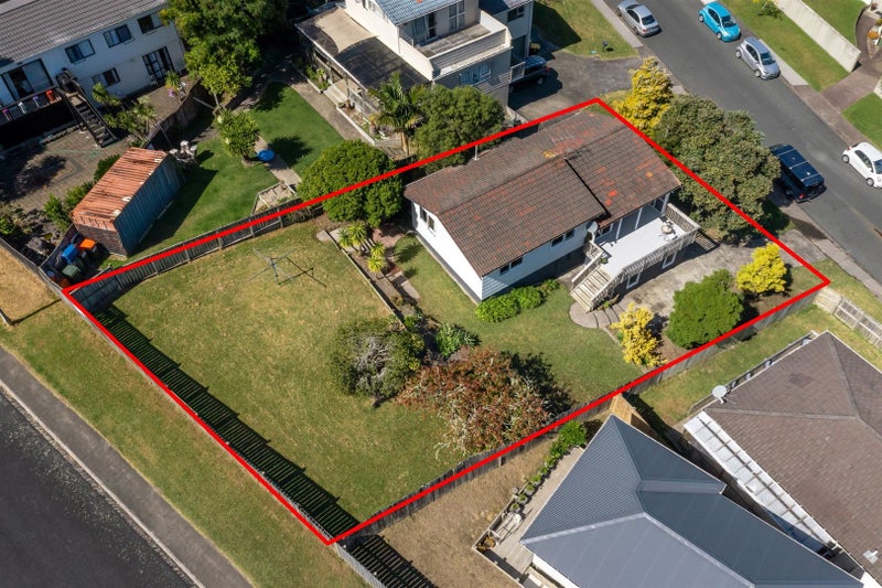 7 Simon Ellice Drive, Bayview, Auckland - Carousel 1