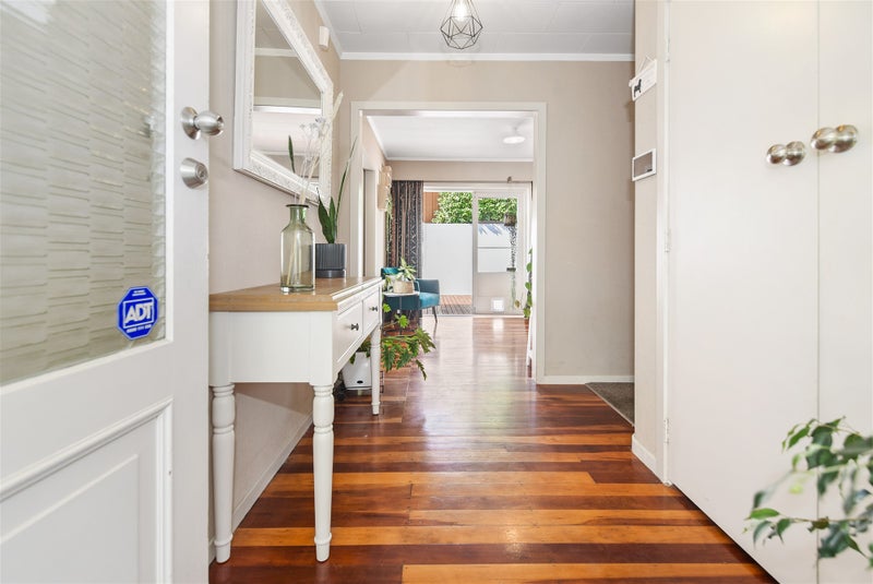 18 Fernleigh Street, Chartwell, Hamilton - Carousel 2