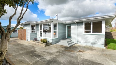 5 Acacia Street, Kelvin Grove, Palmerston North - Carousel 1