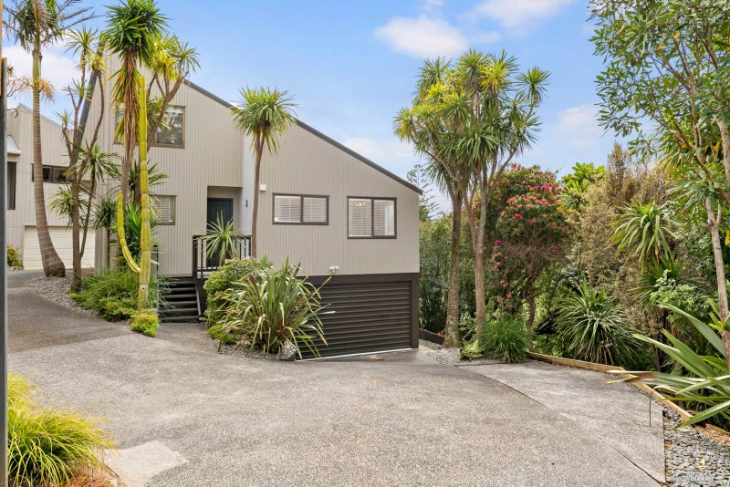 18A Rapallo Place, Farm Cove, Auckland - Carousel 1