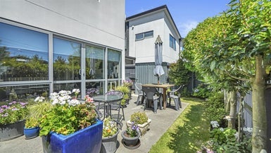 7 Longueval Lane, Broomfield, Christchurch - Carousel 1