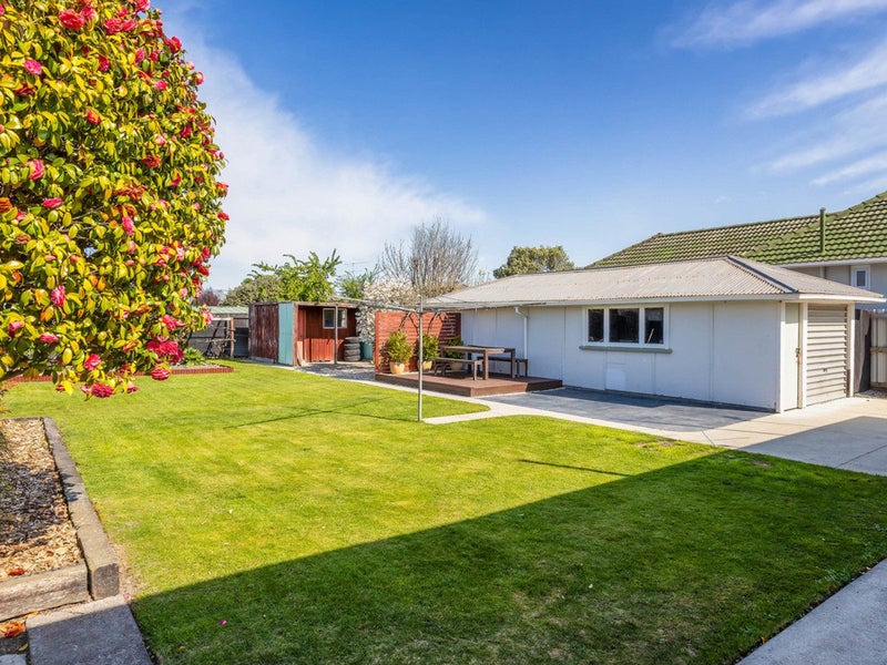 6 Voss Street, Shirley, Christchurch - Carousel 1