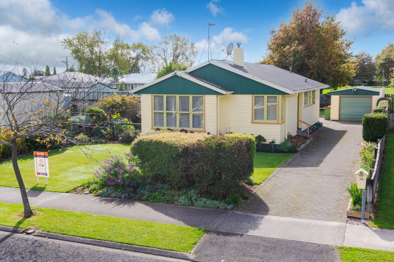106 Heath Street, St Andrews, Hamilton - Carousel 1