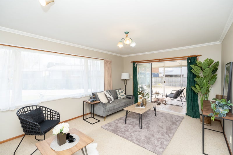 50 Queenwood Avenue, Queenwood, Hamilton - Carousel 2