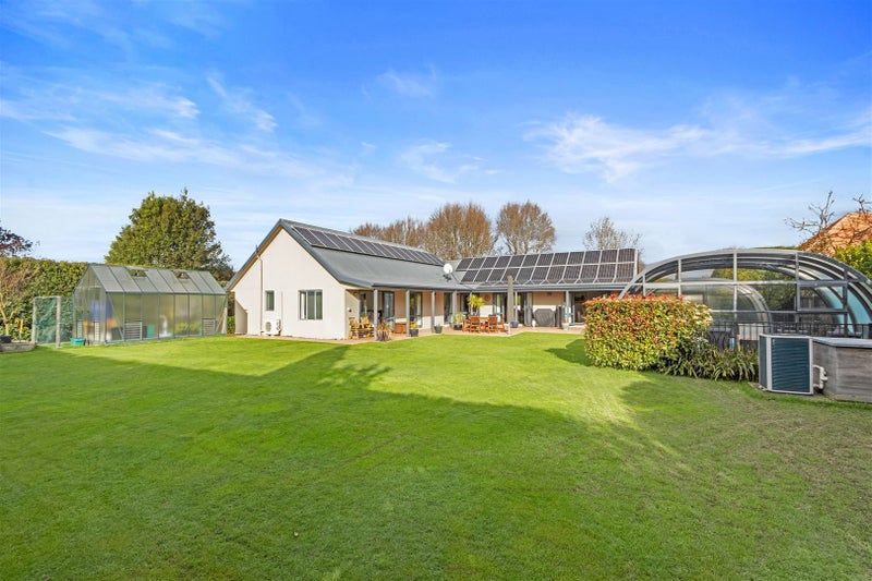 4 Westall Lane, Avonhead, Christchurch - Carousel 1