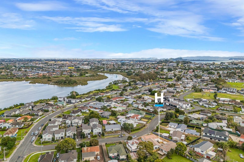 18C Kealy Road, Mount Wellington, Auckland - Carousel 18