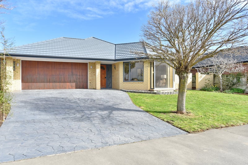 7 Courtfield Close, Parklands, Christchurch - Carousel 1
