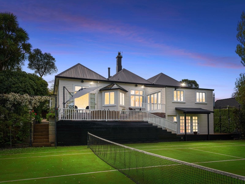 10 Grendon Street, Maori Hill, Dunedin - Carousel 1