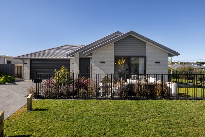 15 Pioneer Crescent, Omokoroa, Omokoroa - Carousel 2