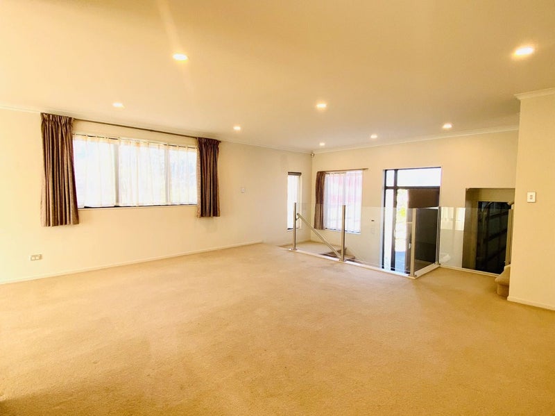 8A Hoheria Road, Onehunga, Auckland - Carousel 2