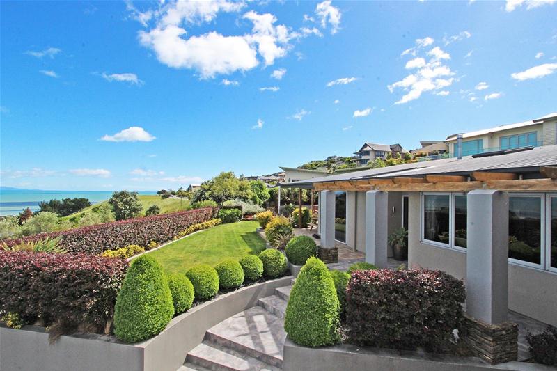 2 Zeehaen Place, Britannia Heights, Nelson - Carousel 2