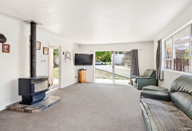 12 Tempo Place, Torbay, Auckland - Carousel 1