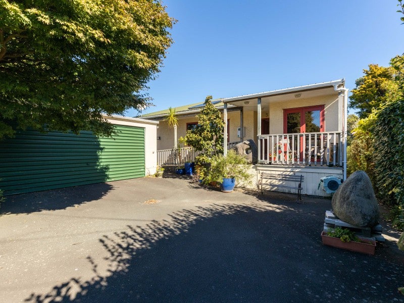 36 Waiwaka Terrace, Strandon, New Plymouth - Carousel 2
