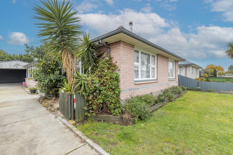 52 Lyndhurst Crescent, Aranui, Christchurch - Carousel 1