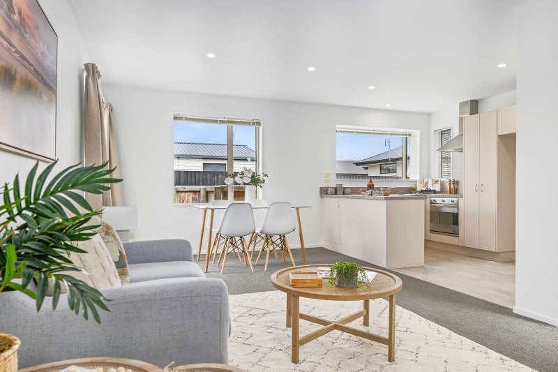 2/29 Queenspark Drive, Parklands, Christchurch - Carousel 2