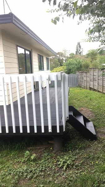 12A Firle Place, Green Bay, Auckland - Carousel 2