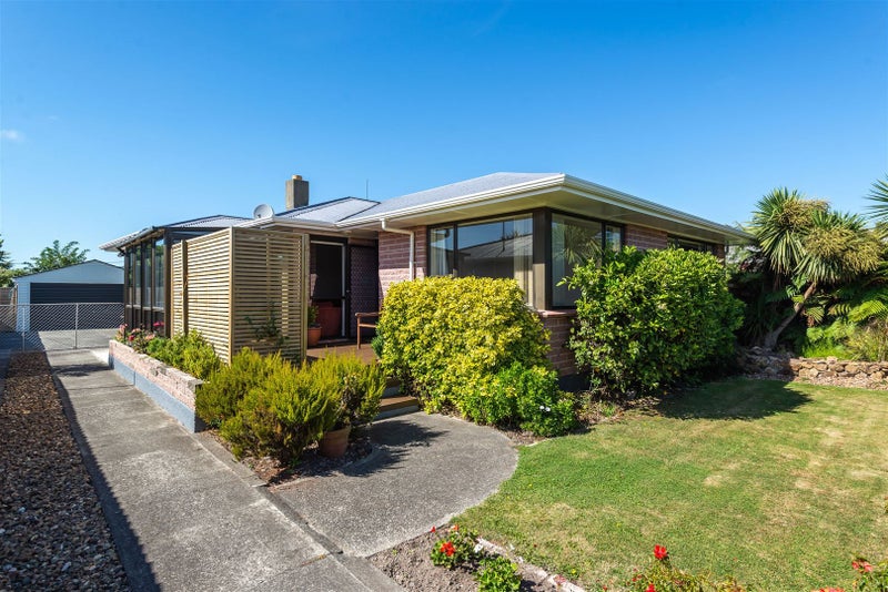 61 Frensham Crescent, Woolston, Christchurch - Carousel 2