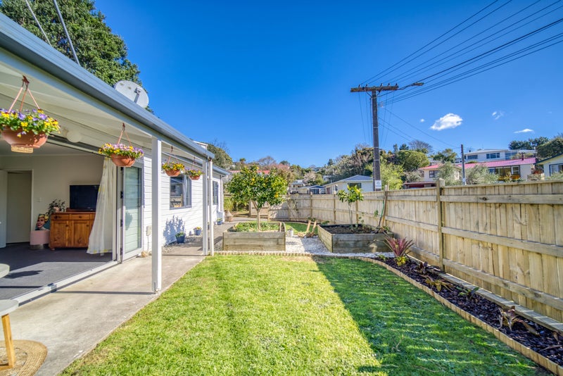 31 Beaumont Crescent, Frankleigh Park, New Plymouth - Carousel 1