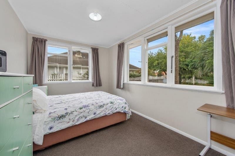 31 Slim Street, Bader, Hamilton - Carousel 10