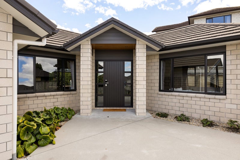 7 Northbrook Glen, Flagstaff, Hamilton - Carousel 2