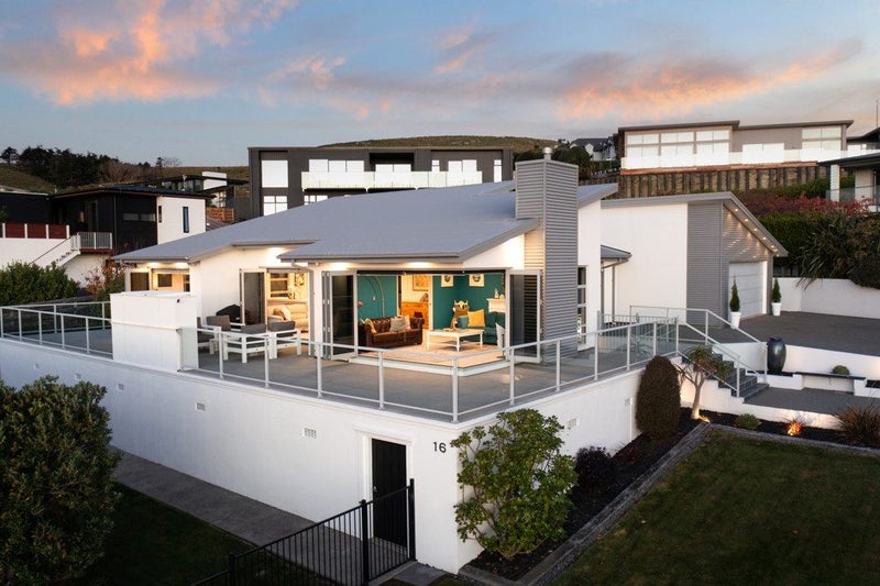 16 Quarry Hill Terrace, Kennedys Bush, Christchurch - Carousel 1