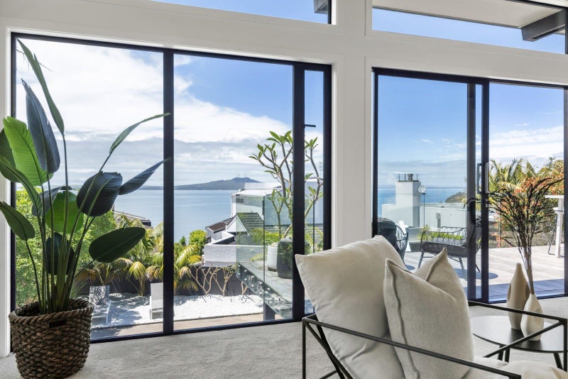 205 Beach Road, Campbells Bay, Auckland - Carousel 2