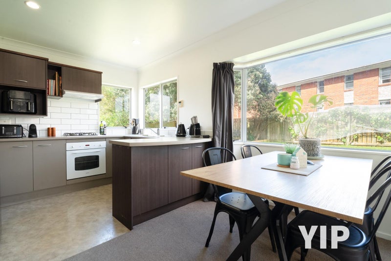 2 Pohutukawa Grove, Titahi Bay, Porirua - Carousel 2