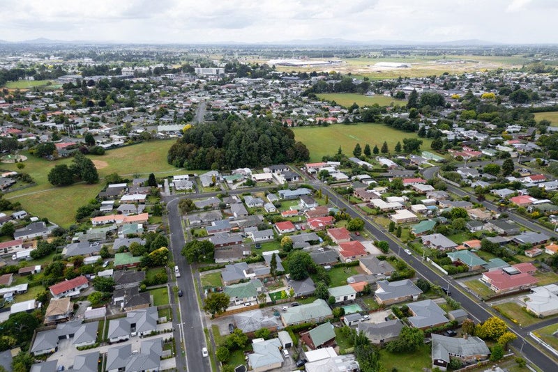 38 Fenwick Crescent, Hillcrest, Hamilton - Carousel 18