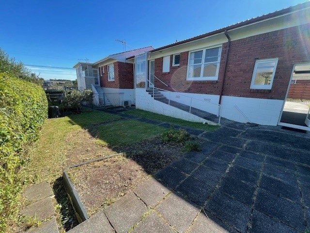 2/11 Winscombe Street, Belmont, Auckland - Carousel 16