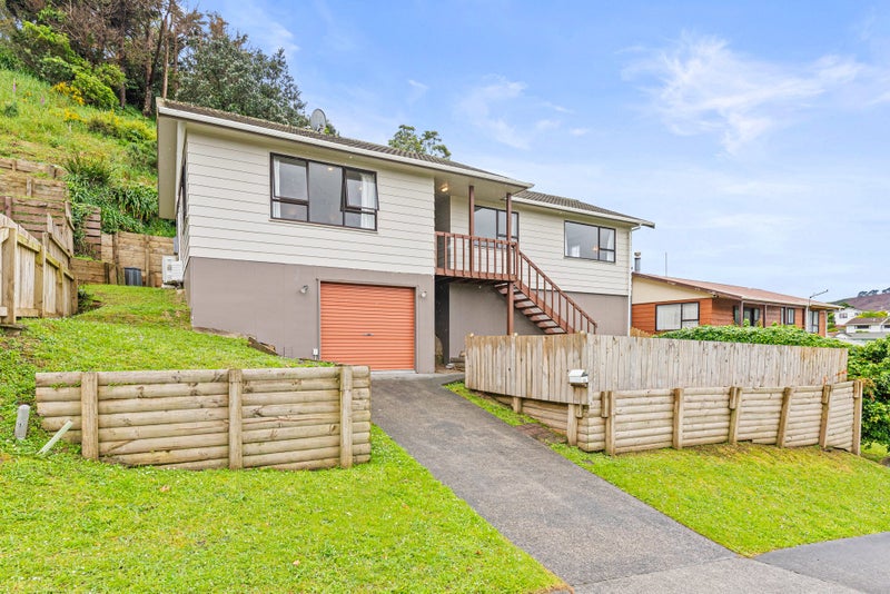 18 Forglen Place, Tawa, Wellington - Carousel 2