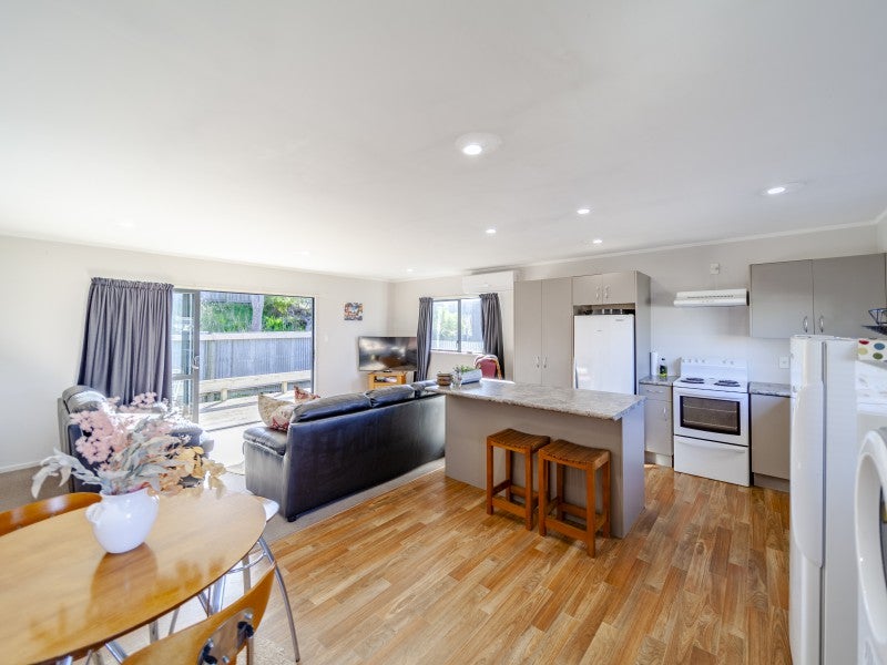 94A Clarence Cox Crescent, Pirimai, Napier - Carousel 1