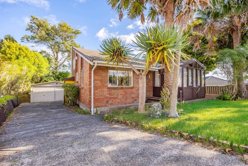 12 Pendene Place, Forrest Hill, Auckland - Carousel 1