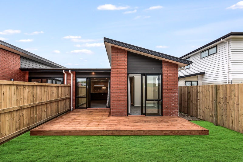 2/6 Tiro Place, Rototuna North, Hamilton - Carousel 2
