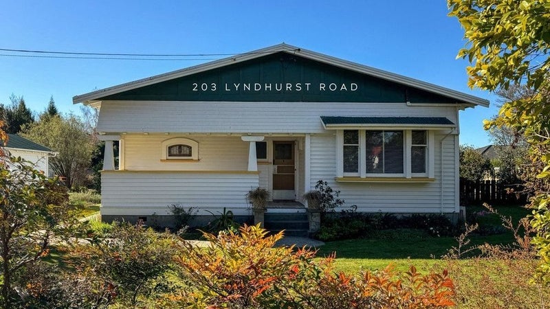 203 Lyndhurst Road, Frimley, Hastings - Carousel 1