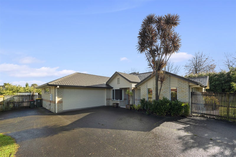 26 Nielsen Gardens, Rototuna, Hamilton - Carousel 1